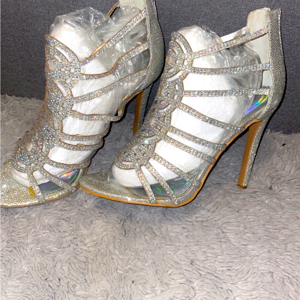 GIGI SILVER SEQUIN HEELS